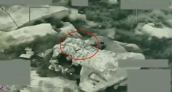 بالفيديو.. لحظة استهداف التحالف رشاش ثقيل لميليشيا الحوثي بحجة