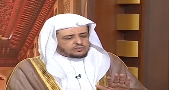 بالفيديو.. هل طلاء الأظافر الشفاف يبطل الوضوء؟