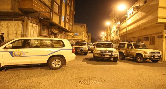 بالصور.. الإطاحة بمخالفين ومزورين ومتسولين وضبط مستودعات غير نظامية بالطائف