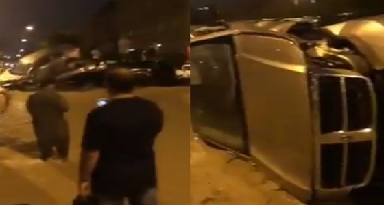 بالفيديو.. السيول الشديدة تجرف السيارات وتغرق الشوارع بالكويت