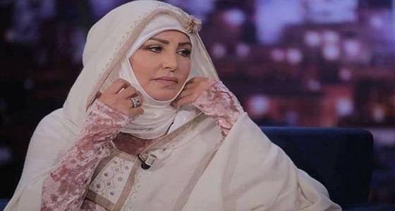 فنانة تونسية تبكي على الهواء: ” الدنيا زائلة..أريد خدمة المسجد النبوي “