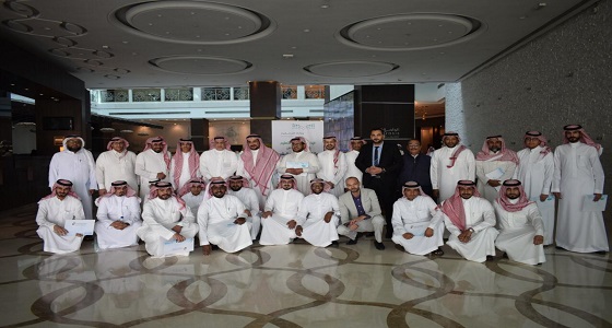 الموارد البشرية تختتم البرامج التدريبية لشاغلي الوظائف الإدارية بتعليم الرياض