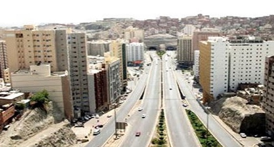 احتجاز مواطن داخل شقته بمكة.. والجهات المختصة تباشر الحالة