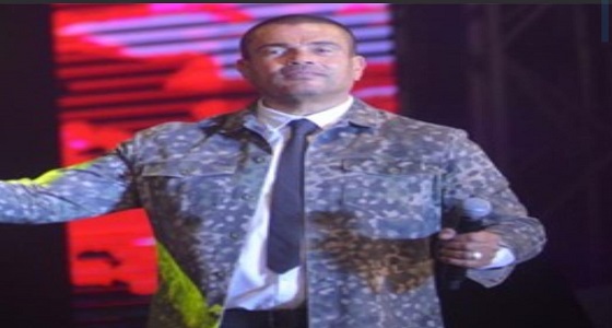 دبلة في يده اليسرى..عمرو دياب يثير التساؤلات حول ارتباطه بدينا الشربيني