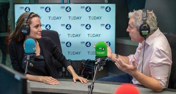 هل تقتحم أنجيليا جولي عالم السياسة ؟