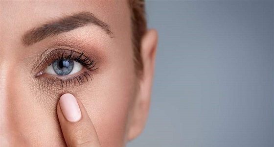 3 نصائح لتمويه الهالات الداكنة تحت العيون.. جربيها