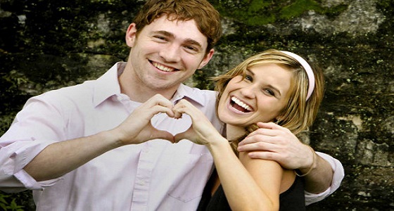 7 علامات تدل على أن زوجك يحبك بجنون.. اكتشفيها