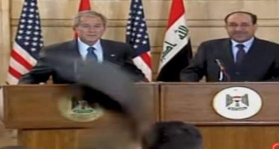 بالفيديو.. على غرار بوش.. ما ألقاه المحتجون على رؤساء وسياسيين
