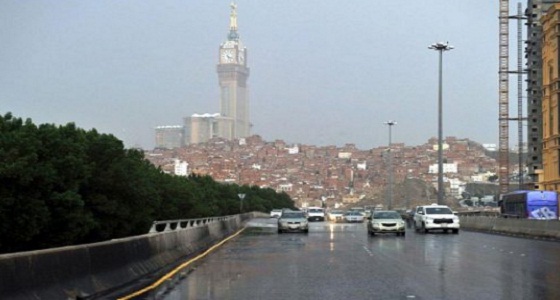 الأرصاد تحذر من استمرار هطول الأمطار على مكة