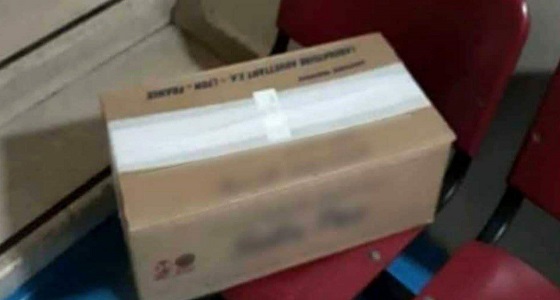 رجل يستلم جثة طفلة في كارتونة بأحد المستشفيات