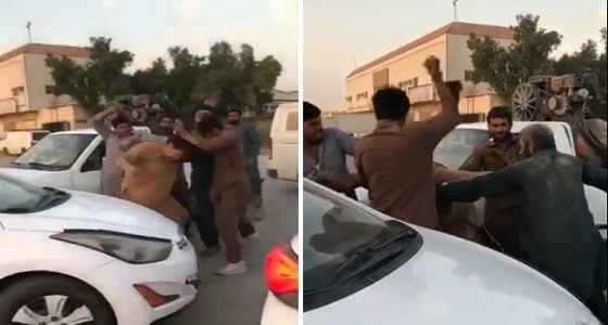 بالفيديو.. مشاجرة دامية نشبت بين عمالة وافدة فى احدى مدن المملكة