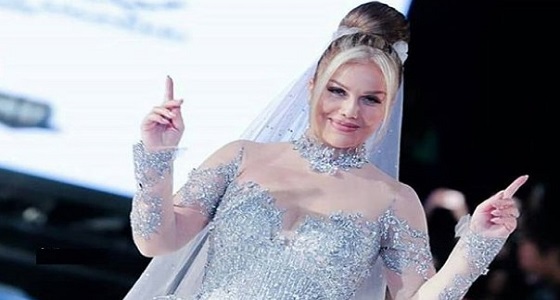 أول تعليق من نيكول سابا على ارتدائها فستان زفاف للمرة الثانية