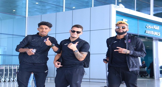 بالصور.. فريق الحزم يصل إلى الرياض استعدادا لمواجهة الهلال
