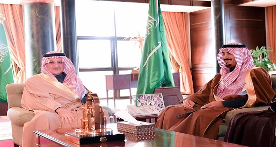 أمير تبوك يؤكد على أهمية استثمار طاقات شباب وفتيات الوطن في الأعمال التطوعية