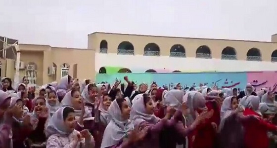 بالفيديو.. لحظة رقص طالبات أهوازيات على أنغام أغنية شعبية