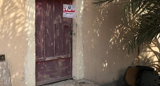 بالصور.. ضبط عمالة مخالفة تغش الأرز بمنزل في حي المصانع