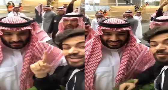 شاهد.. حديث عفوي بين مواطن وولي العهد في فعاليات فورمولا إي بالدرعية