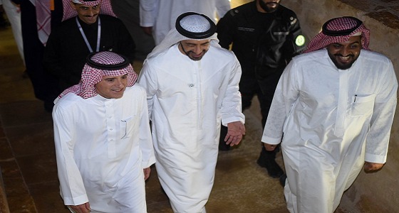 بالصور.. ” الجبير ” يصطحب نظيره الإماراتي في جولة على فعاليات فورمولا الدرعية