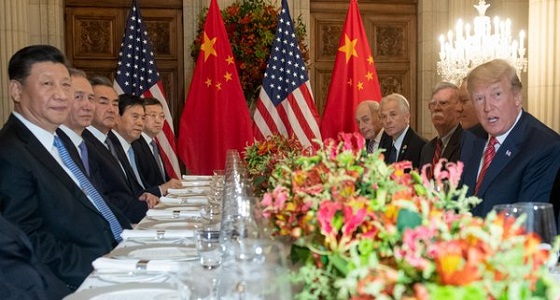 رئيسا الصين وأمريكا يتفقان على مواصلة محادثات التجارة ووقف فرض تعريفات جديدة