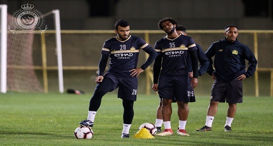 بالصور.. ” النصر ” يستأنف تدريباته استعداداً لمباراة الفتح