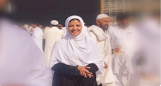 بالصورة.. ” ياسمين علي ” تشارك جمهورها فرحة آداء العمرة