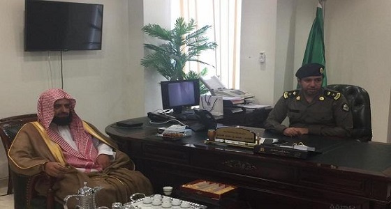 بالصور.. رئيس محكمة تربة يلقي محاضرة توعوية بمقر شرطة محافظة