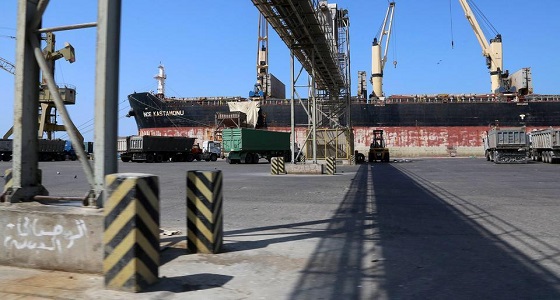 نهب وسرقة.. الحوثيون يتعمدون تخريب ميناء الحديدة قبل الانسحاب