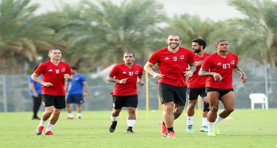 بالصور.. الوحدة يواصل تدريباته استعدادًا لـ التعاون