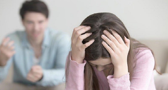 سيدة تبيع زوجها في مزاد علني.. والسعر مفاجأة