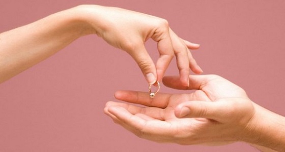 زوحة ترفع قضية على زوجها بسبب ” كيس الزبالة “