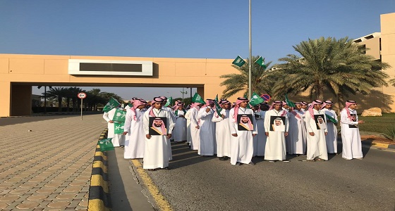 بالصور.. ثانوية الأبناء بكلية الملك عبدالعزيز الحربية تحتفي بقدوم سمو ولي العهد