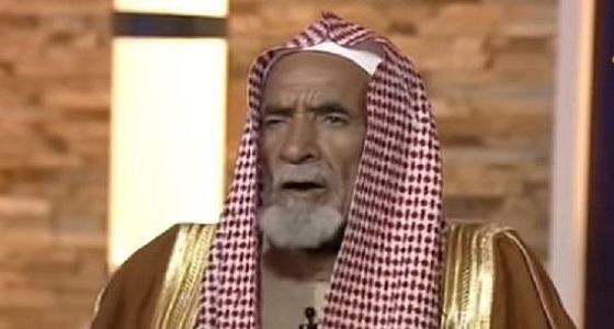 بالفيديو.. مسن صاحب 94 عامًا لم يتوقف عن زيارة المرضى يوميًا منذ 30 عامًا