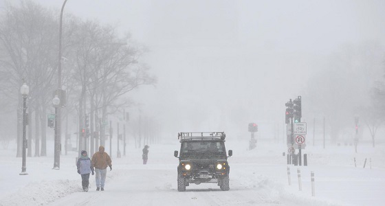 عاصفة شتوية تعرقل آلاف الرحلات الجوية في أمريكا