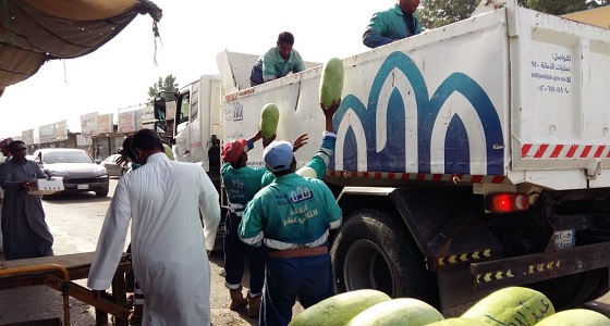 جدة.. ” بلدية المليساء ” تداهم سوق الخضار جنوب المحافظة