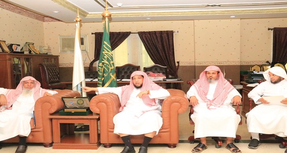 بالصور.. مدير عام فرع الرئاسة العامة لهيئة الأمر بالمعروف يلتقي برؤساء المراكز التوجيهية