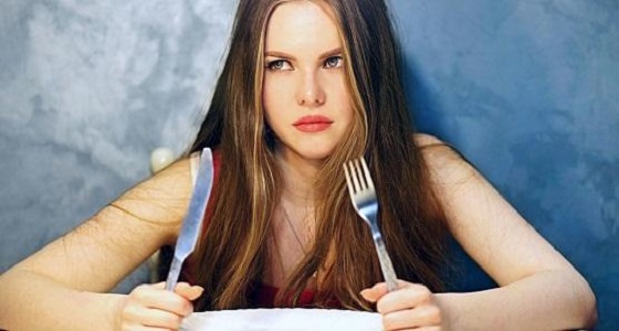 بينها القهوة والتسوق.. أشياء لا تفعليها إذا كانت معدتكِ فارغة