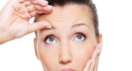 وصفة سحرية لإخفاء التجاعيد.. جربيها