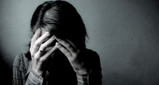 تقطعت شعيرات الرحمة.. أب يبيع ابنته باسم الزواج من أجل المال