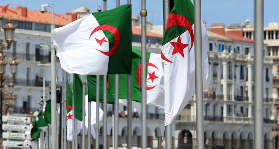 في الجزائر.. وعود انتخابية بـ &#8221; تعدد الزوجات وصناعة الطائرات المحلية &#8220;