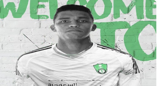 ” الأهلي ” يوقع عقدًا مبدئيًا مع المدافع البرازيلي أديرلان سانتوس