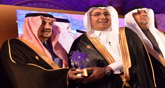 محافظ التحلية يتسلم جائزة الملك عبدالعزيز للجودة عن فئة الهيئات الحكومية لعام 2018