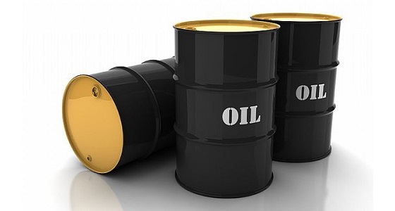 النفط يتأرجح بين تباطؤ الاقتصاد العالمي وتقليص الإمدادات