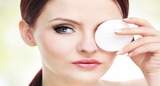 بالفيديو.. أقوى مزيل للمكياج ومغذي للبشرة بمواد طبيعية