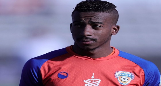 ” اليامي ” يكشف حقيقة انتقاله للأهلي