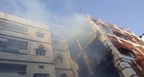حريق هائل في مبني مكون من أربع طوابق في جدة.. وإصابة رضيعة وامرأة بحالة اختتاق