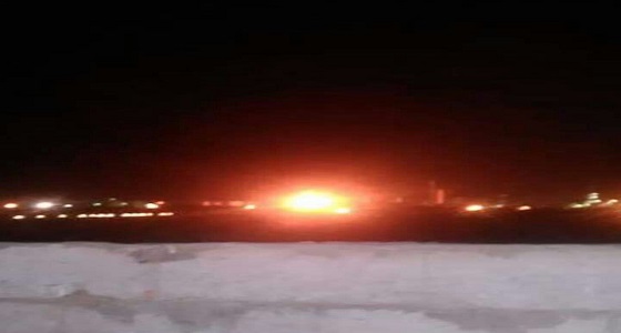 بالفيديو.. اشتعال النيران في أحد خزنات الوقود في مصافي عدن.. واتهام لقطر