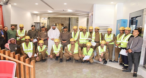 دورة عن ” التدخل في حوادث المصاعد ” لمنسوبي الدفاع المدني