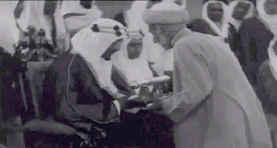 فيديو نادر لزيارة الملك سعود التاريخية إلى الهند.. و3 ملوك رافقوه