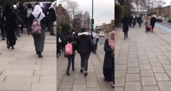بالفيديو.. بريطاني يعتدي على طالبات مسلمات بعبارات عنصرية ويصفهن بالـ ” قاتلات “