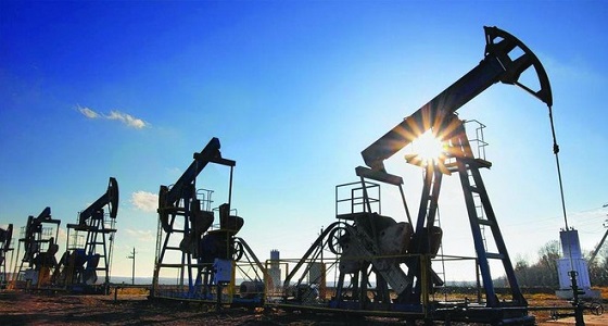 أسعار النفط تنخفض لمخاوف بشأن الطلب وتقلبات في السوق